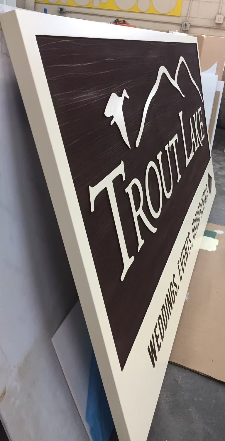 Hanging blade sign for a storefront
